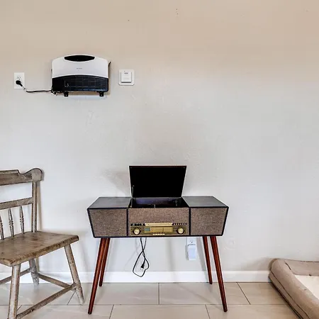Convenient Joshua Tree Apartment - Walk To Town! Exterior photo