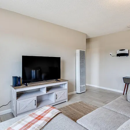 Convenient Joshua Tree Apartment - Walk To Town! Exterior photo