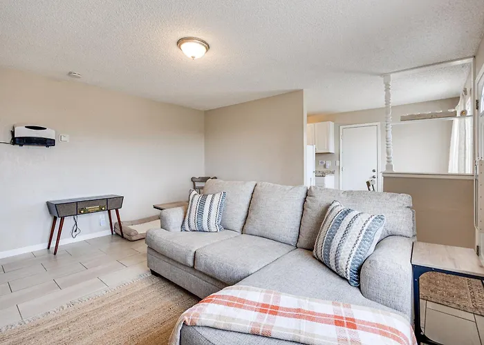 Convenient Joshua Tree Apartment - Walk To Town!