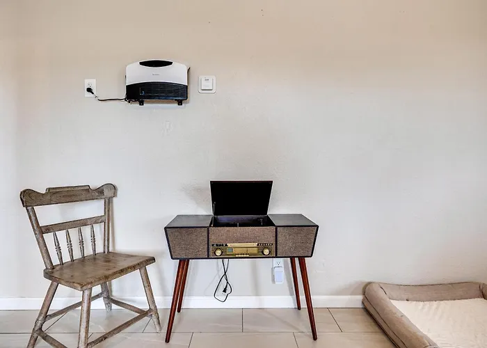 Convenient Joshua Tree Apartment - Walk To Town!