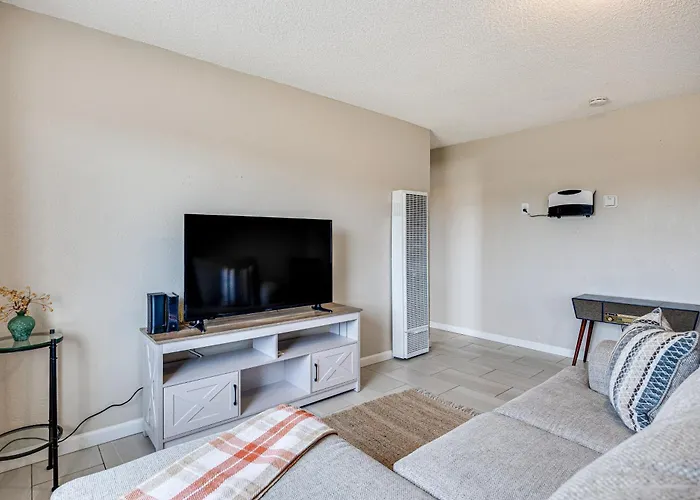 Convenient Joshua Tree Apartment - Walk To Town!