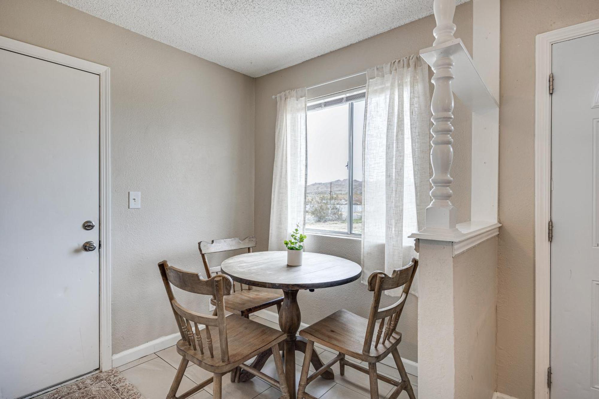 Apartment Convenient - Walk To Town!