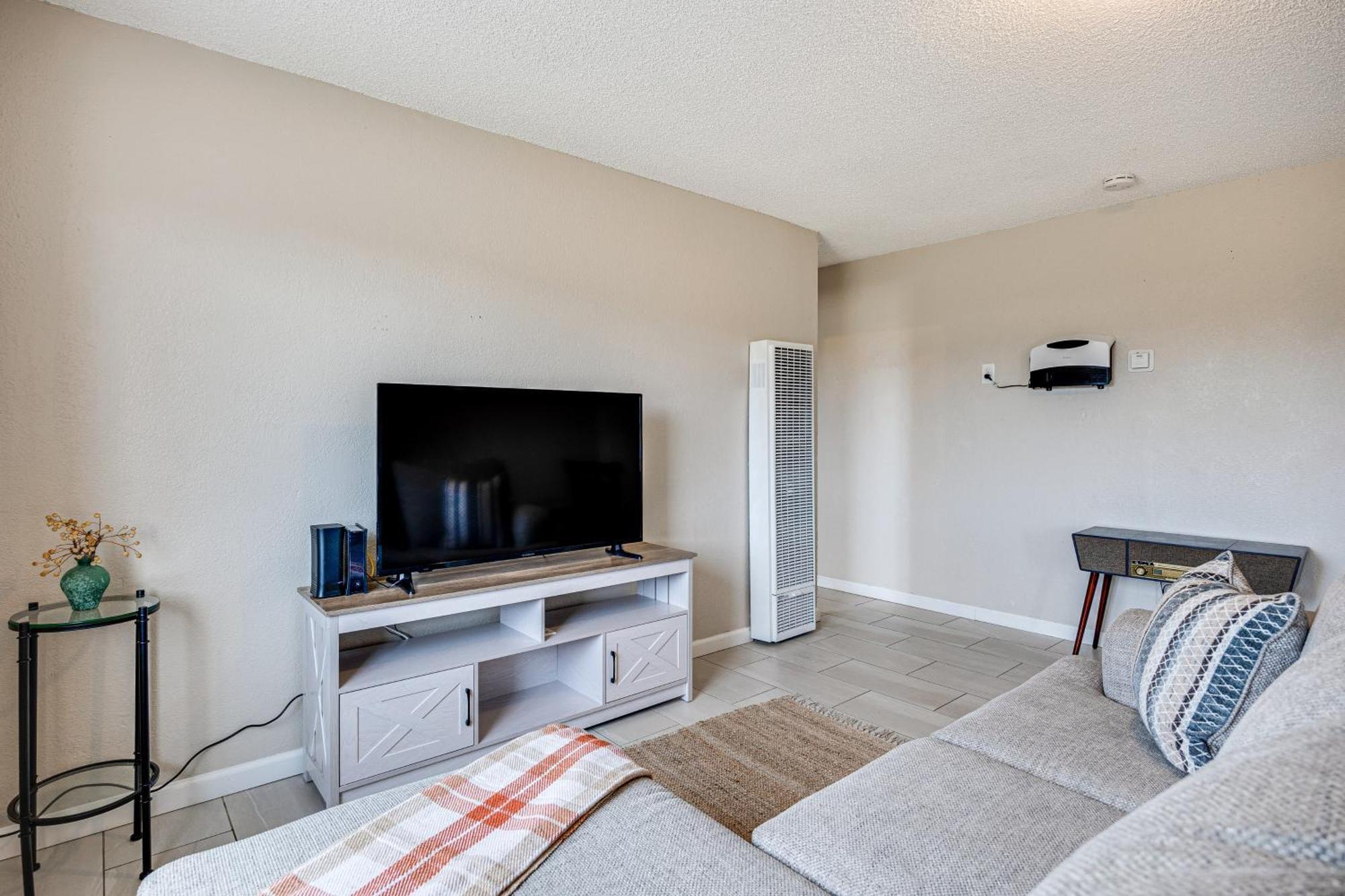 Convenient - Walk To Town! Apartment Joshua Tree